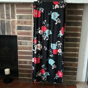 Womens A.n.a Maxi Skirt Black floral, Size Medium